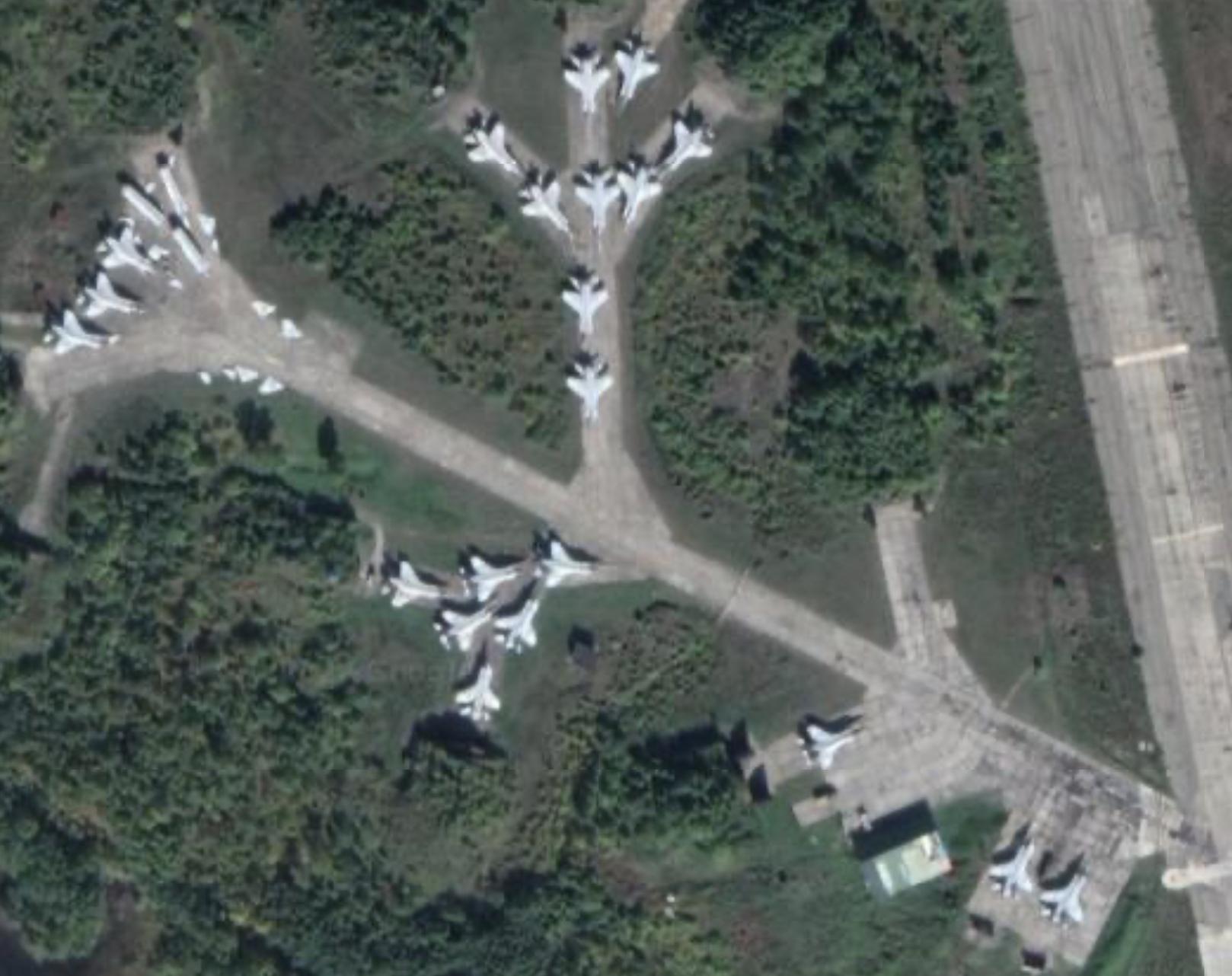 MiG 31s in front of hangars (Google Maps)
